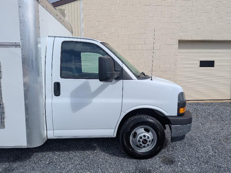 GMC Savana G3500 159 in. 2022