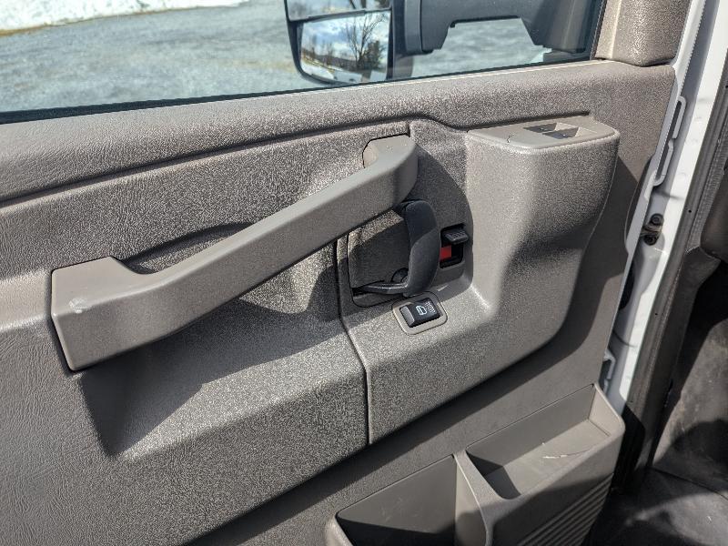 GMC Savana G3500 159 in. 2022