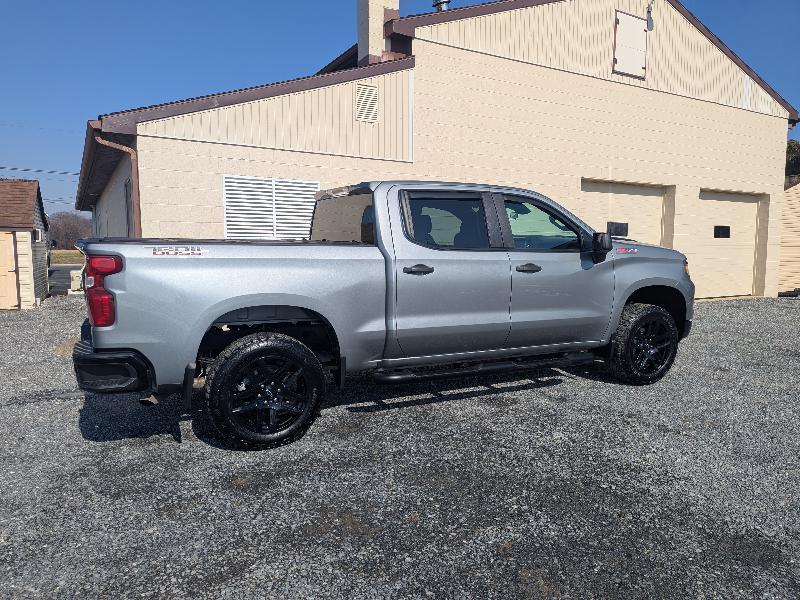 Chevrolet Silverado 1500 Trail Boss Custom Crew Cab 4WD 2024