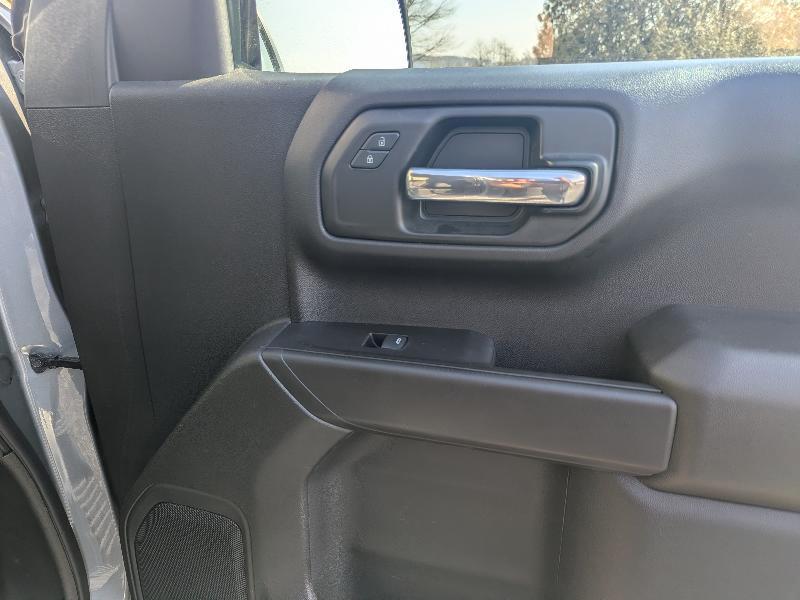 Chevrolet Silverado 1500 Trail Boss Custom Crew Cab 4WD 2024