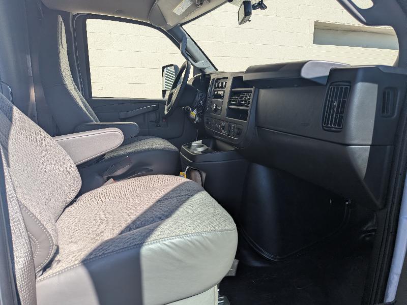 Chevrolet Express G3500 139" 2025