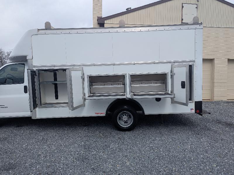 Chevrolet Express G4500 159" 2023