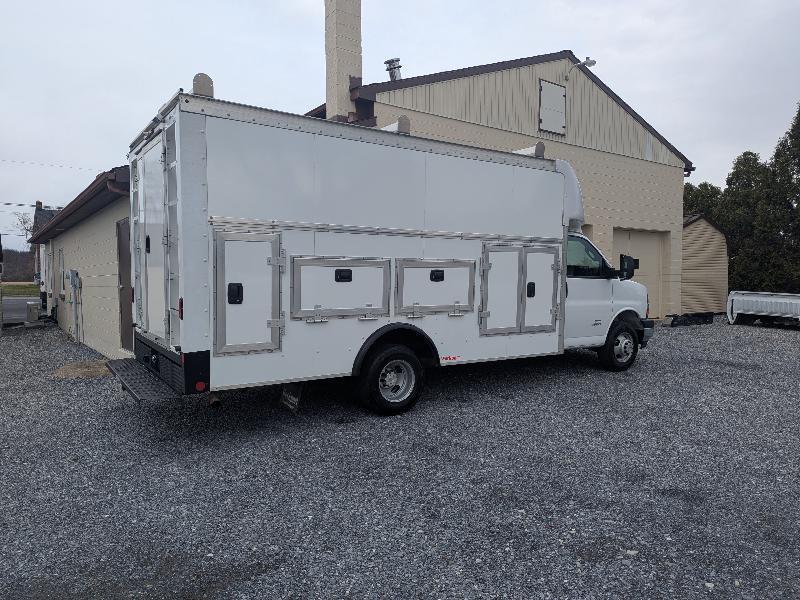 Chevrolet Express G4500 159" 2023