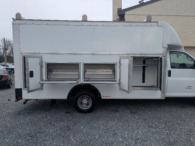 Chevrolet Express G4500 159" 2023