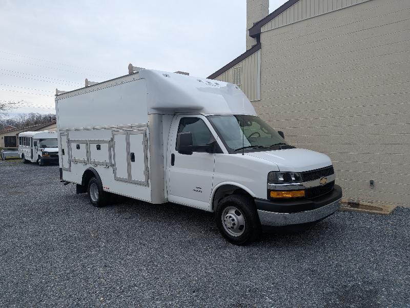 Chevrolet Express G4500 159" 2023
