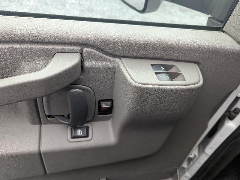 Chevrolet Express G4500 159" 2023