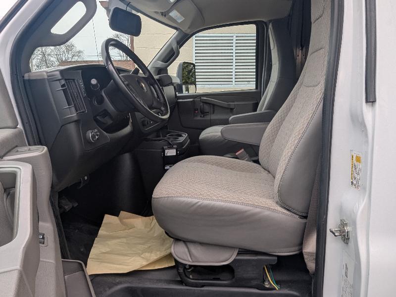 Chevrolet Express G4500 159" 2023