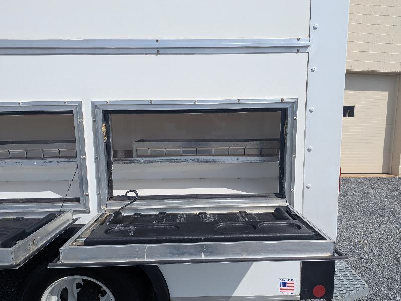 Ford Econoline E-350 Super Duty 2024