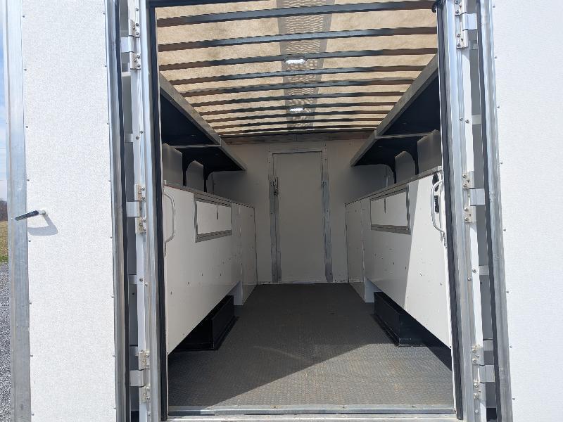 Ford Econoline E-350 Super Duty 2024