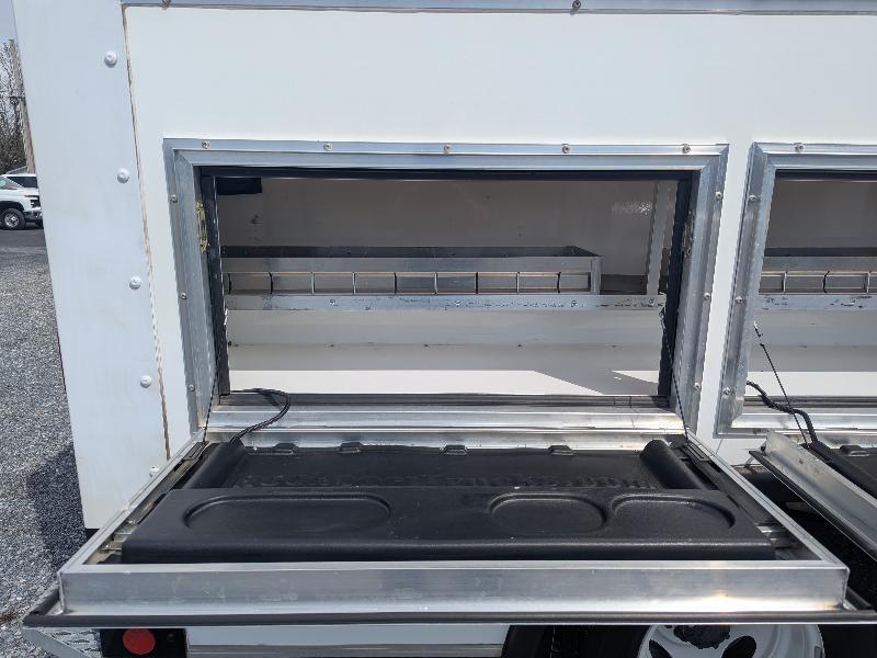 Ford Econoline E-350 Super Duty 2024