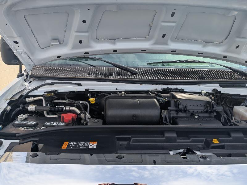 Ford Econoline E-350 Super Duty 2024