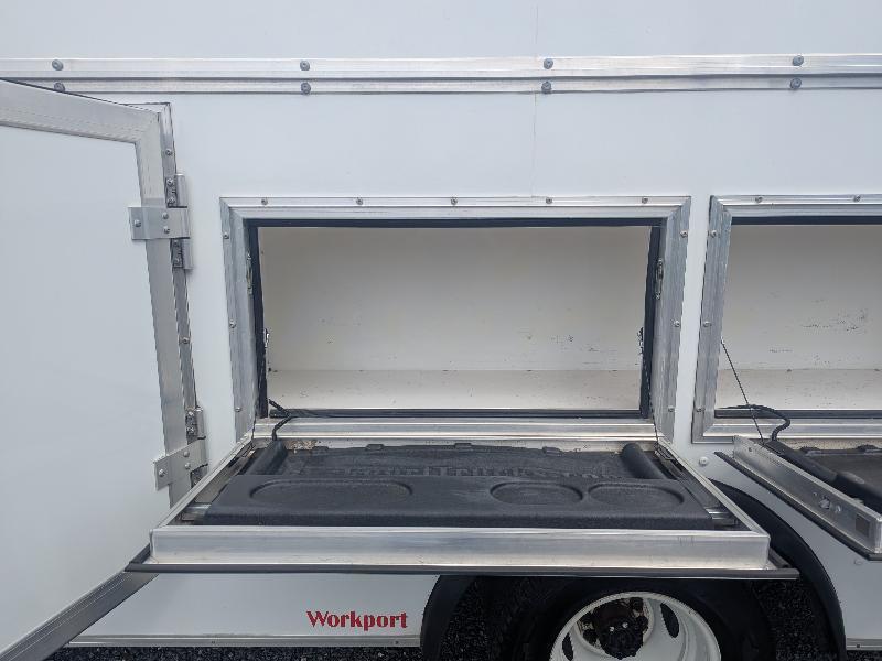 Ford Econoline E-450 2025