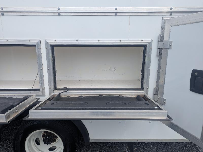 Ford Econoline E-450 2025