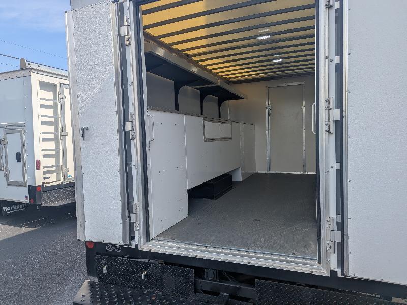 Ford Econoline E-450 2025