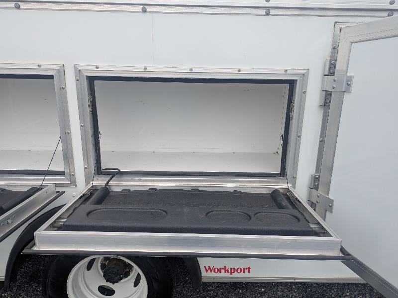 Ford Econoline E-450 2025