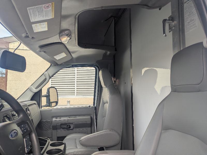 Ford Econoline E-450 2025