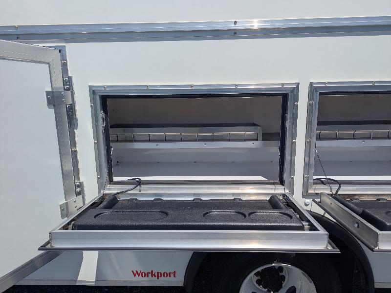 Ford Econoline E-450 2025