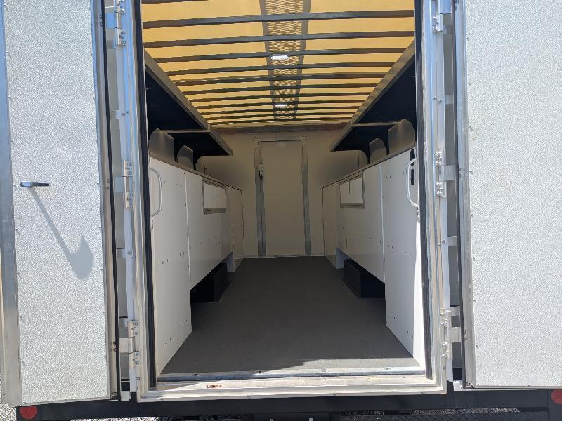 Ford Econoline E-450 2025