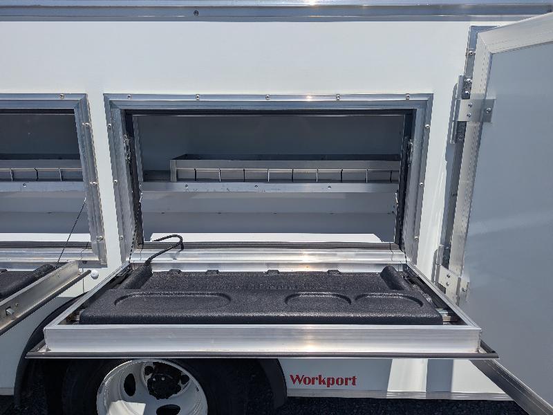 Ford Econoline E-450 2025