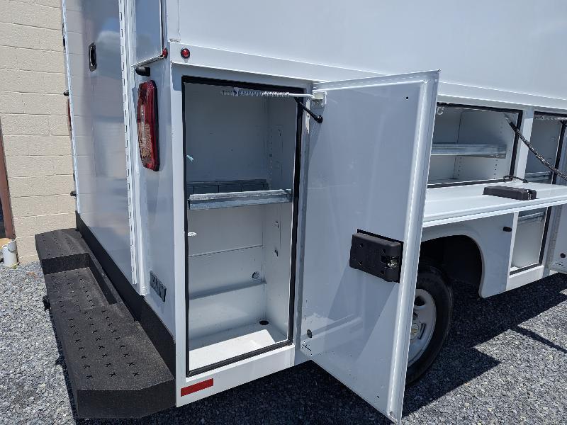 Chevrolet Express G3500 139" 2023