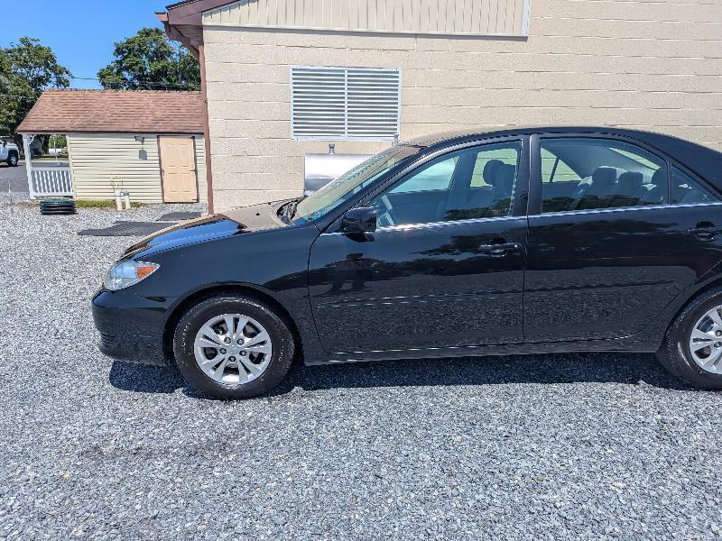 Toyota Camry LE V6 2005