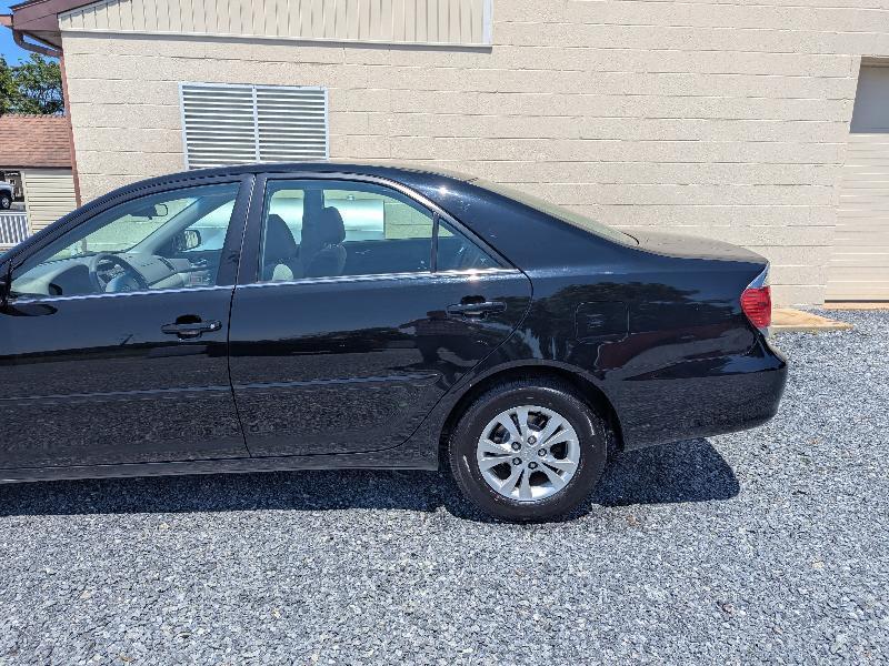 Toyota Camry LE V6 2005