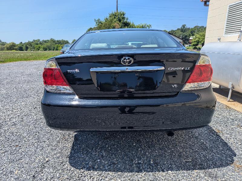 Toyota Camry LE V6 2005