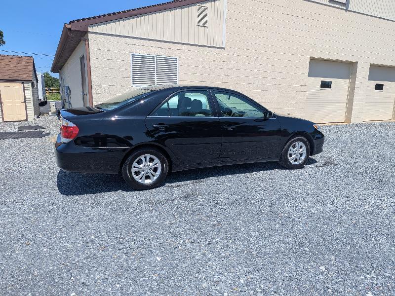 Toyota Camry LE V6 2005