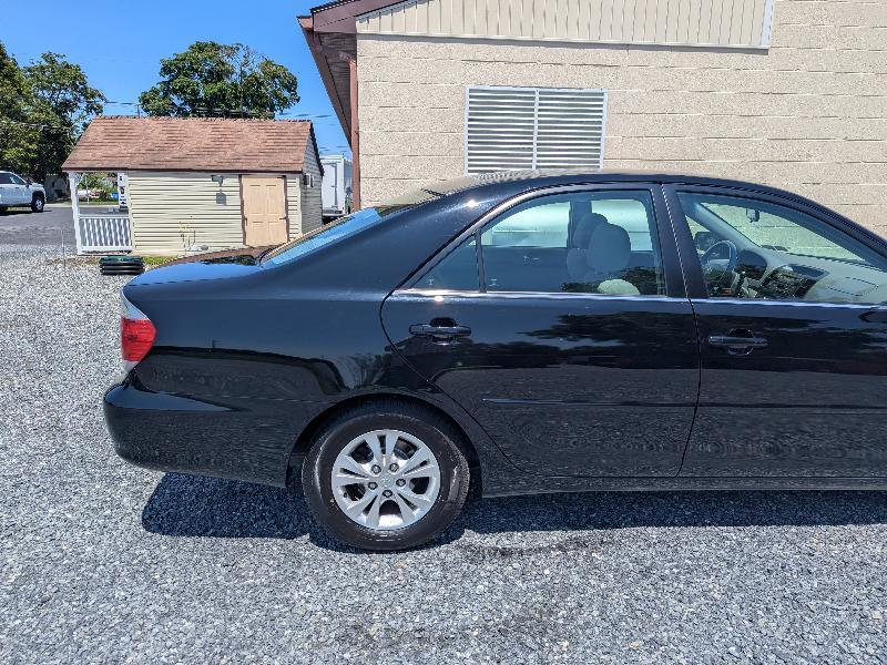Toyota Camry LE V6 2005