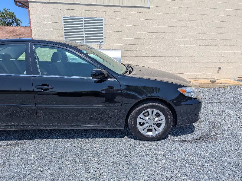 Toyota Camry LE V6 2005