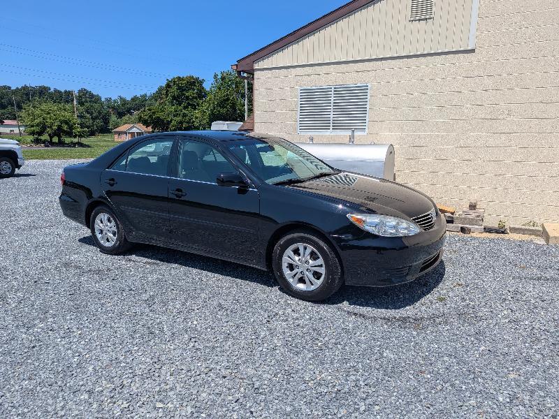 Toyota Camry LE V6 2005