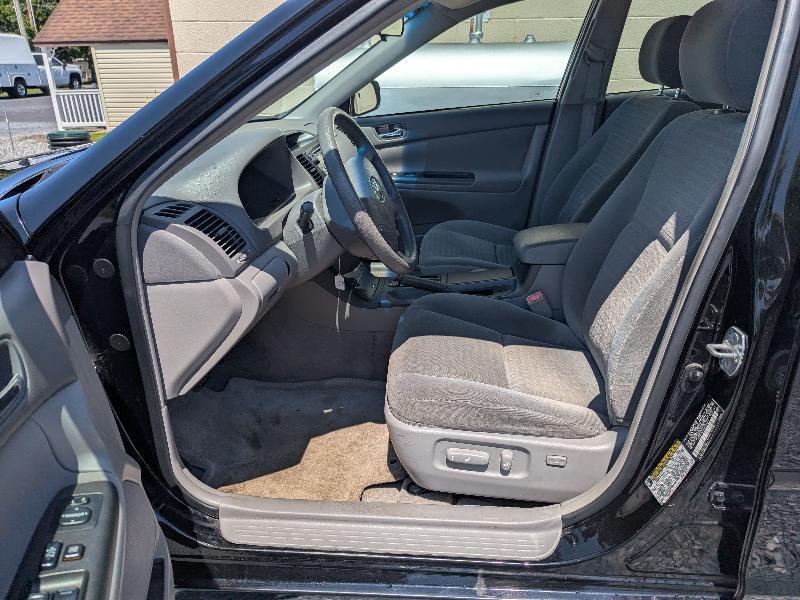 Toyota Camry LE V6 2005