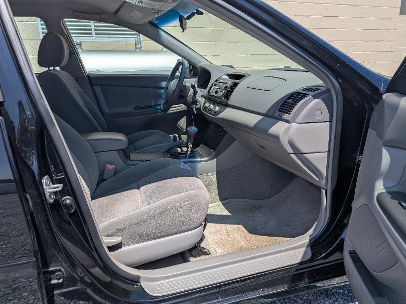 Toyota Camry LE V6 2005
