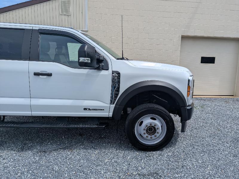 Ford F-550 Crew Cab DRW 4WD 2024