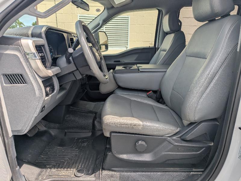 Ford F-550 Crew Cab DRW 4WD 2024