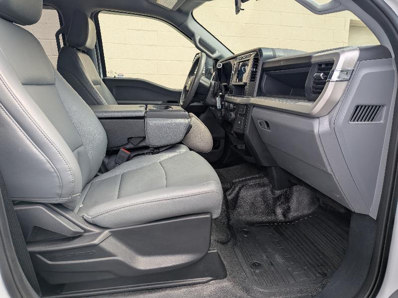 Ford F-550 Crew Cab DRW 4WD 2024