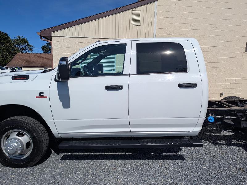 RAM 3500 Crew Cab 4WD DRW 2024
