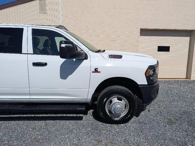 RAM 3500 Crew Cab 4WD DRW 2024