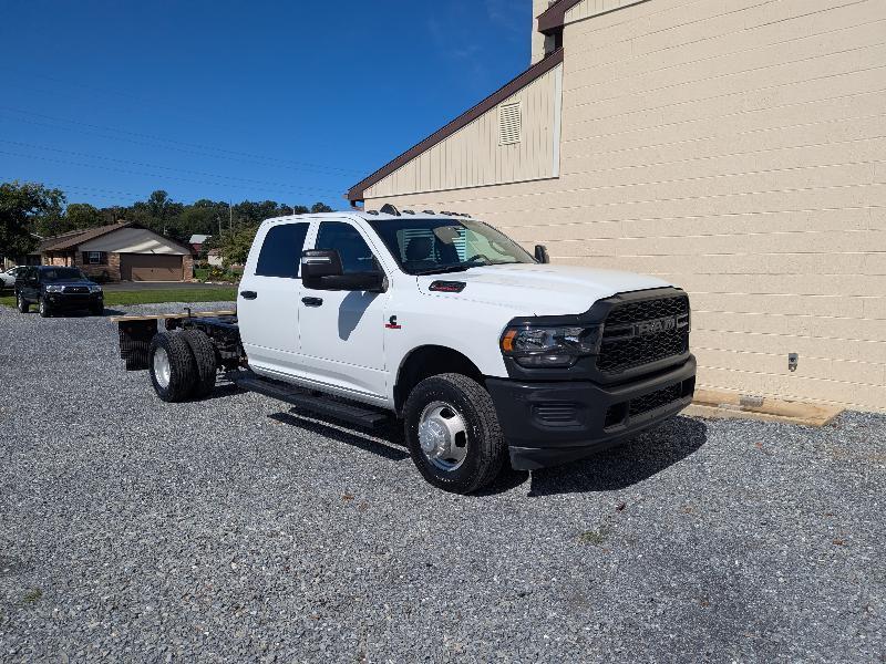RAM 3500 Crew Cab 4WD DRW 2024