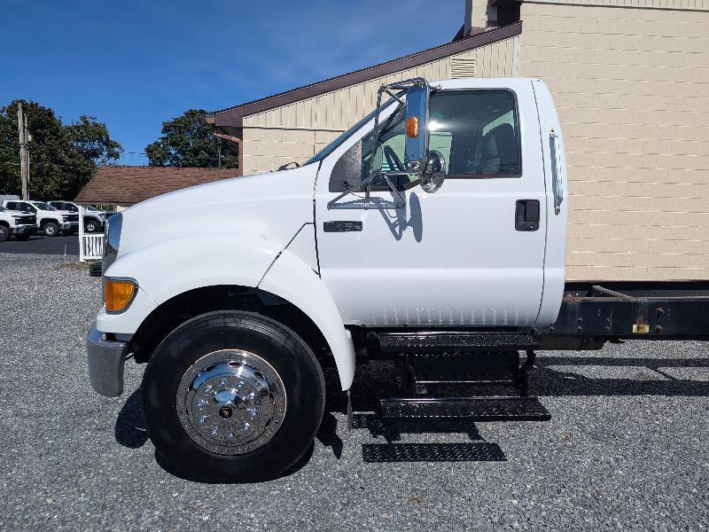 Ford F-750 Regular Cab 2WD DRW 2006