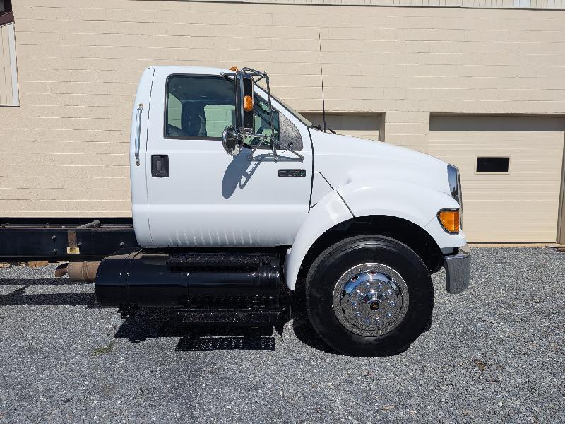 Ford F-750 Regular Cab 2WD DRW 2006