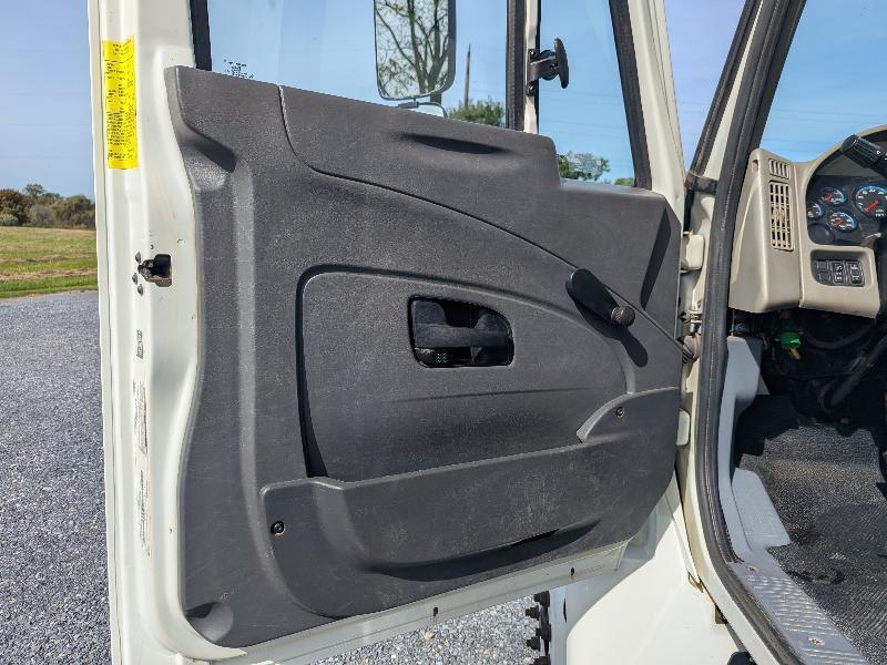 International 4300  2019