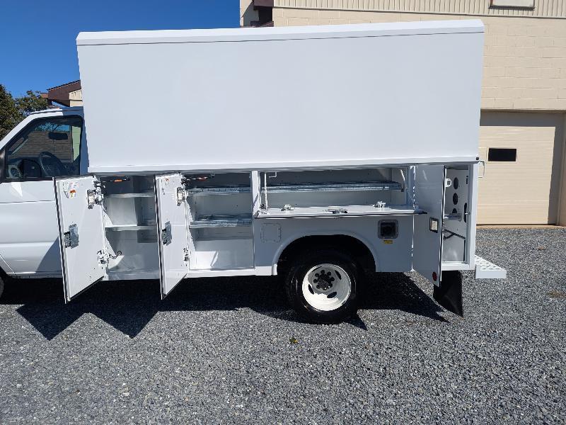 Ford E-Series Cutaway E-350 DRW 138" WB 2024