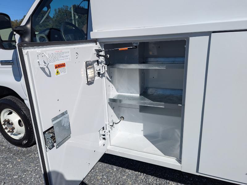 Ford E-Series Cutaway E-350 DRW 138" WB 2024