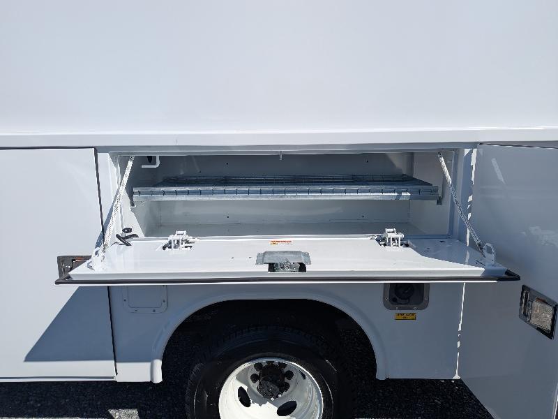 Ford E-Series Cutaway E-350 DRW 138" WB 2024