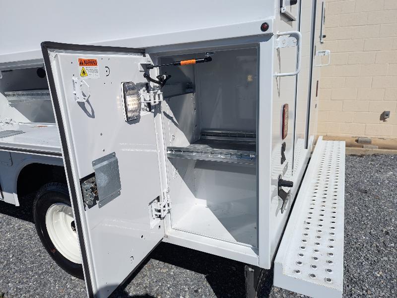 Ford E-Series Cutaway E-350 DRW 138" WB 2024