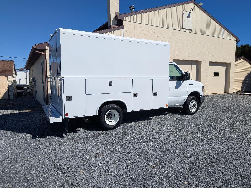 Ford E-Series Cutaway E-350 DRW 138" WB 2024