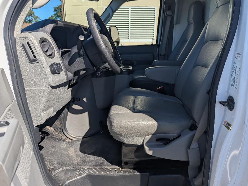 Ford E-Series Cutaway E-350 DRW 138" WB 2024