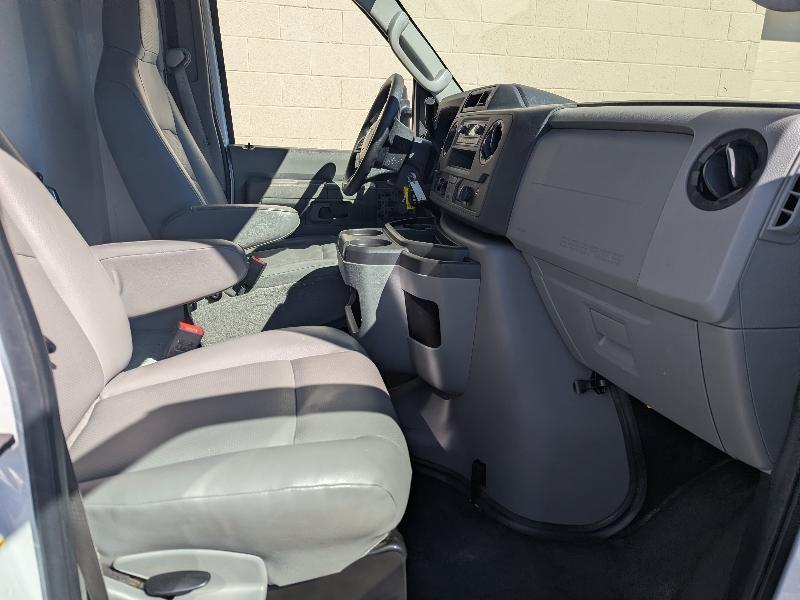 Ford E-Series Cutaway E-350 DRW 138" WB 2024