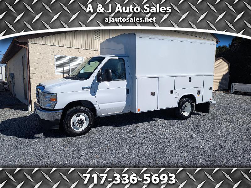 Ford E-Series Cutaway E-350 DRW 138" WB 2024